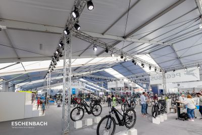 Trade fair tent for a bicycle trade fair