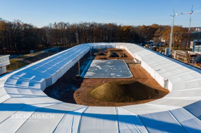Building enclosure of a speed skating rink