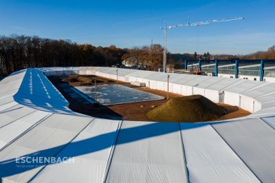 Building enclosure of a speed skating rink