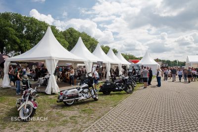 Multi-light pagodas at the Harley meeting in Dresden