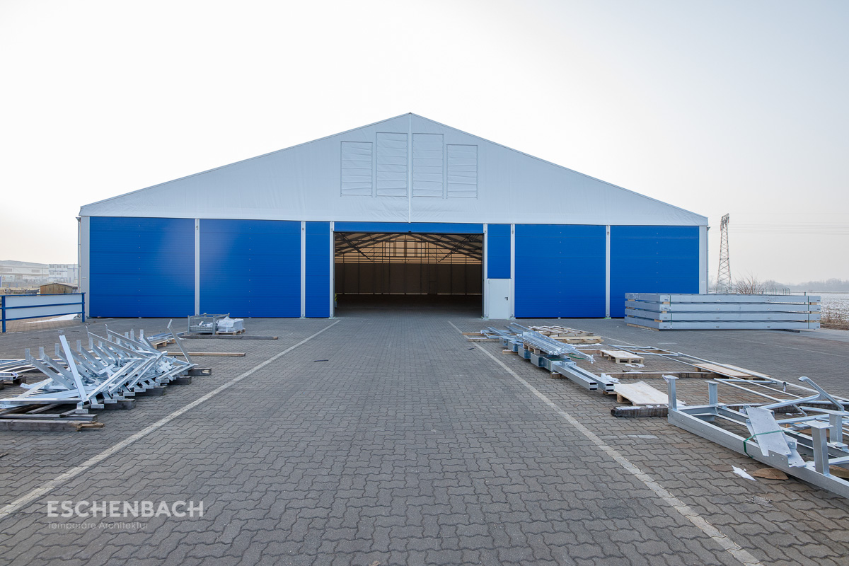Industrial hall with thermal roof
